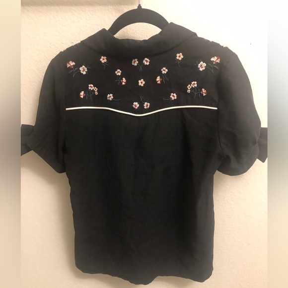 Maggie Sweet Bow Button Down - Picture 2 of 4